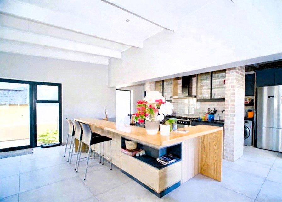 3 Bedroom Property for Sale in Calypso Beach Western Cape